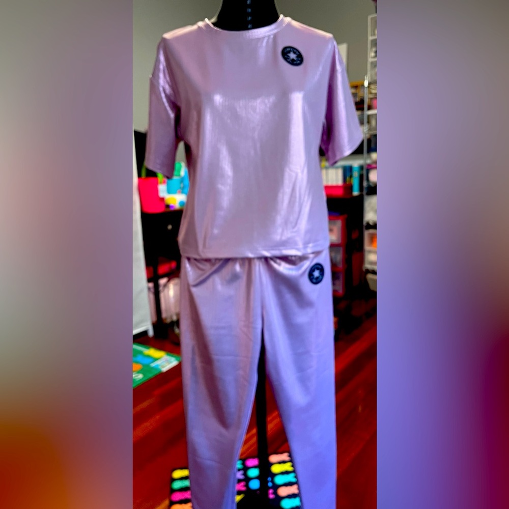 CONVERSE 2 PIECE PINK OUTFIT WORN ONCE TOP SIZE LARGE PANTS SIZE XL SUPERCUTE ! - Picture 9 of 11